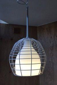 El modelo Cage de Diesel en blanco difunde una luz tenue muy agradable