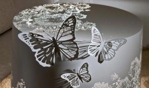 Combina a tu gusto la posición de las mariposas imantadas de tu lámpara Central Park de Karman