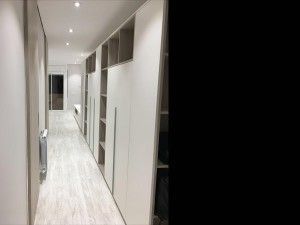 Reforma integral de un piso en Barcelona realizada por Contemporánea - mueble pasillo