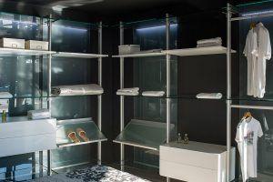 Reformar dormitorio armarios abiertos - Contemporánea, estudio de interiorismo en Granollers