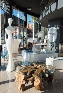Tienda de decoración en Granollers - mesa auxiliar madera de Indonesia - Contemporánea