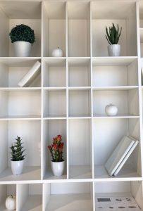 Estudio de interiorismo en Barcelona plantas artificiales y preservadas - Contemporánea