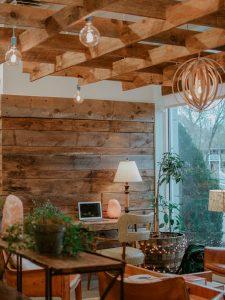 Reforma de casa en Barcelona conectando con la naturaleza