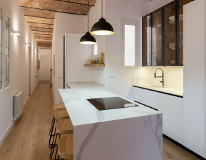 Cocina blanca, estilo minimalista, estudio de arquitectura Granollers, Contemporánea