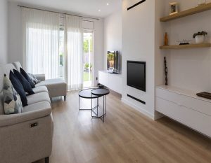 Al planificar una reforma integral Granollers, las ventanas son el principal punto de entrada de luz natural en una vivienda.